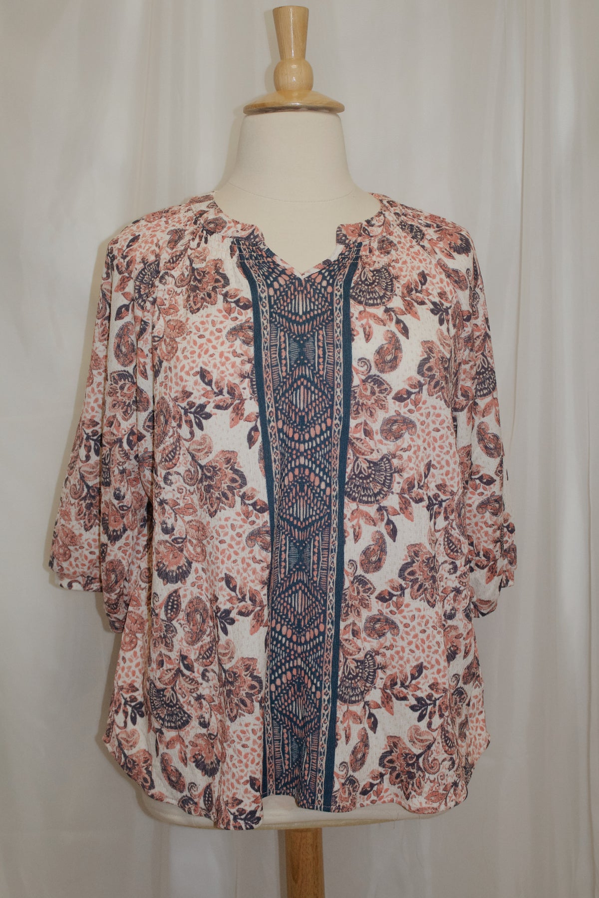 Navy Rose White Floral Cinched 3/4 Sleeve Top